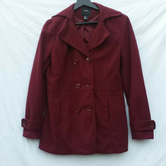 Forever 21 Sweaters - FOREVER 21 Sweater size M color Burgundy